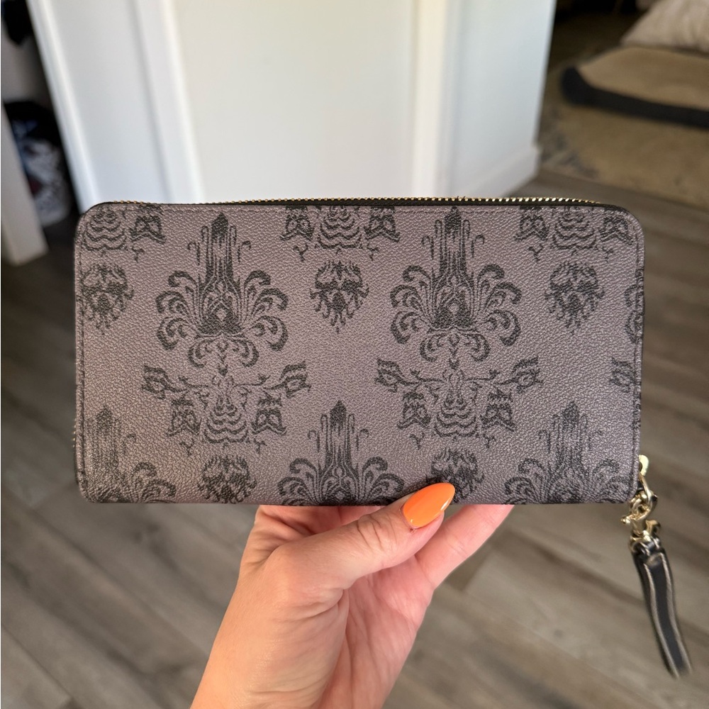 Dooney & Bourke Disney Haunted Mansion Wallpaper Wallet Wristlet - Picture 3 of 5
